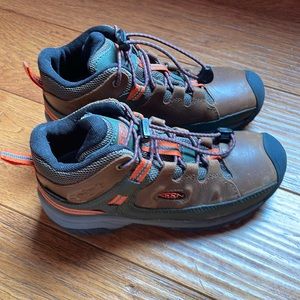 Boys Keen Boots